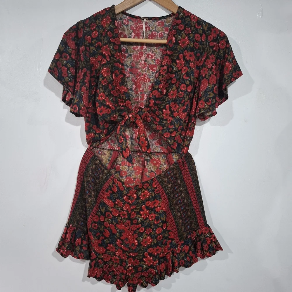 Free People Surf Date Romper Womens Sz 4 Burgundy Floral Ruffle Hem Boho Beach